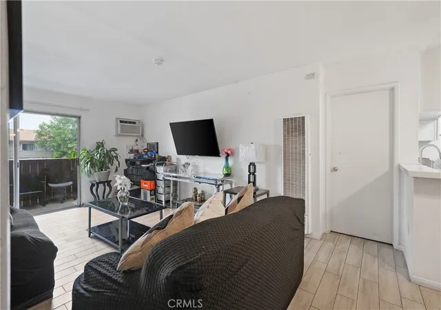 5th image of 801 S Lyon #A213, Santa Ana, CA 92705 | MLS# PW26105864
