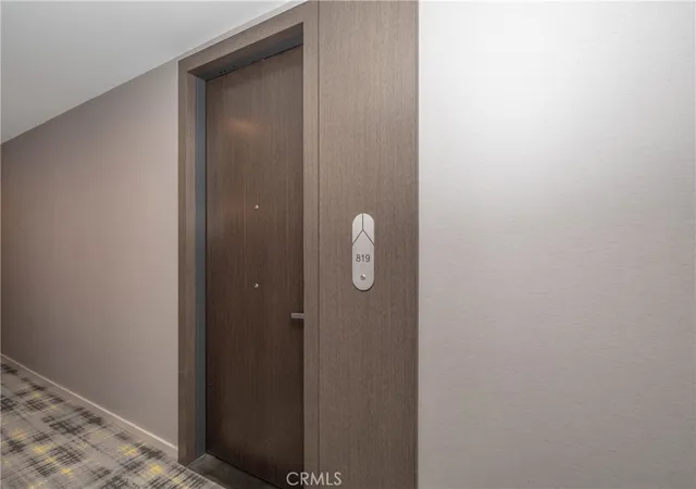2nd image of 877 Francisco St #819, Los Angeles, CA 90017 | MLS# DW26102403