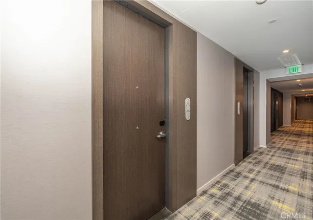 3rd image of 877 Francisco St #819, Los Angeles, CA 90017 | MLS# DW26102403