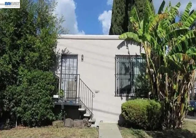 Listing Photo 4 - Condo for sale in building located at 3309 64th Ave, Oakland, CA 94605
