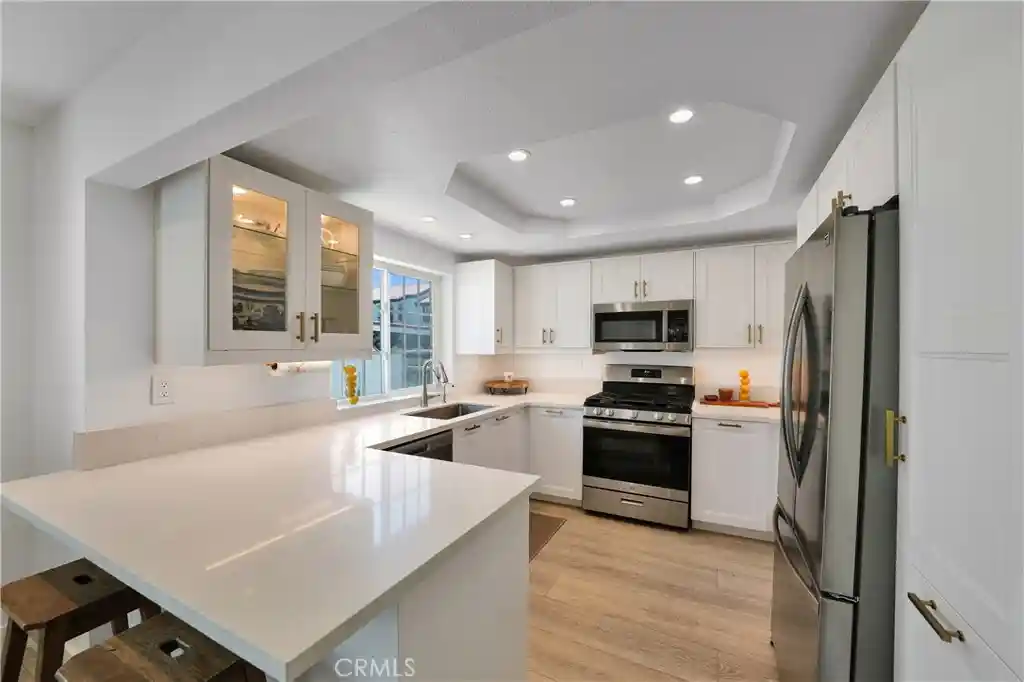 Listing Photo 1 - Condo for sale in 811 W 15Th located at 811 W 15Th, Newport Beach, CA 92663 - Unit #2B