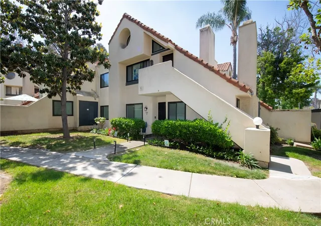 Photo 3 of Sale Pending at 333 N Melrose Dr #E, Vista, CA 92083 | MLS# ND26105314 | Listing updated on 2026-09-24