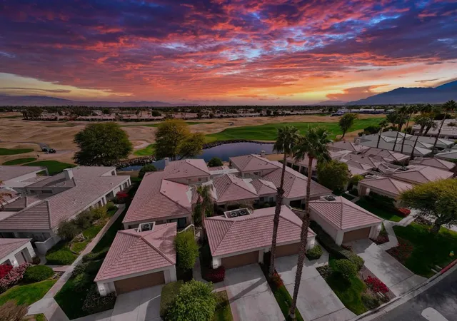 Homes for sale in La Quinta, CA | 54564 Oak Tree, La Quinta, CA 92253 | Houzeo