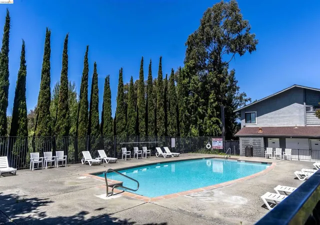 2nd image of 900 Cambridge Dr, Benicia, CA 94510