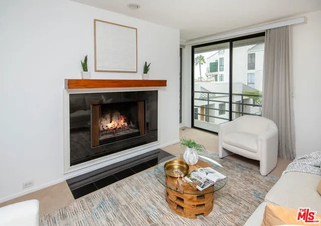 Homes for sale in Santa Monica, CA | 2960 Neilson Wy #304, Santa Monica, CA 90405 | MLS# 26829589