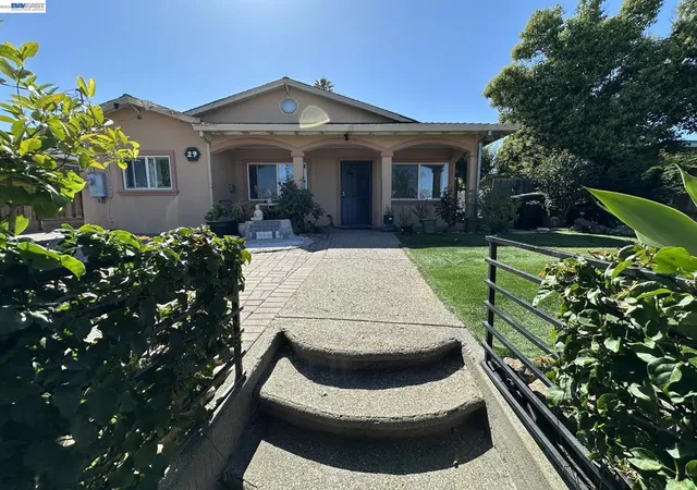 Photo 2 of Single family home for sale at 29 Delta Dr, Bay Point, CA 94565 | MLS# 41134843 | Listing updated on 2026-09-16