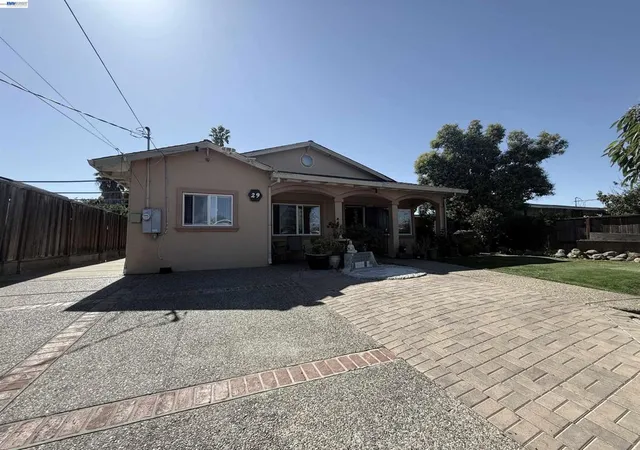 Photo 3 of Single family home for sale at 29 Delta Dr, Bay Point, CA 94565 | MLS# 41134843 | Listing updated on 2026-09-16