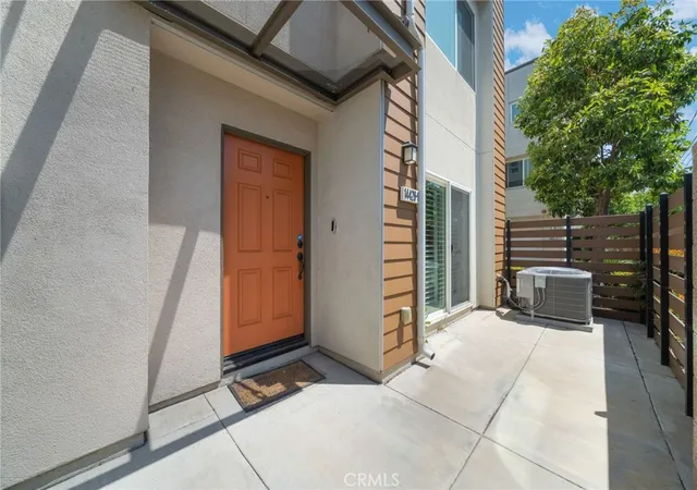 Listing Photo 4 - Condo for sale in building located at 14428 Papaya Ln, Gardena, CA 90247 - Unit #1