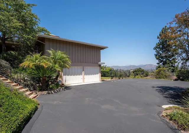 Homes for sale in El Cajon, CA | 11238 Rolling Hills Dr, El Cajon, CA 92020 | MLS# PTP2603740