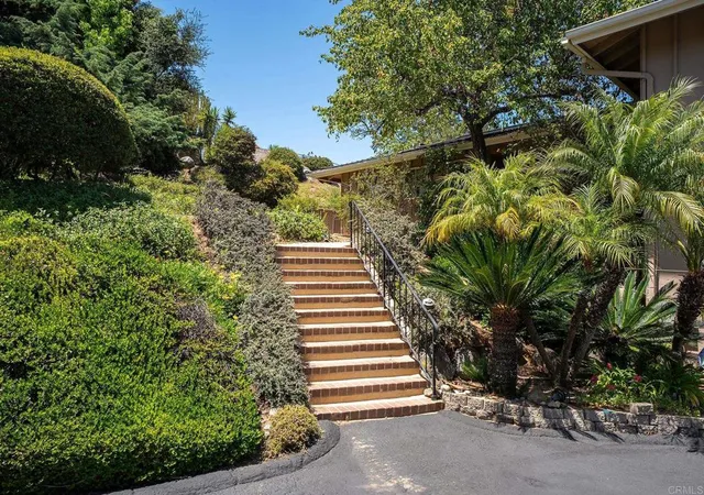 Photo 4 of Sale Pending at 11238 Rolling Hills Dr, El Cajon, CA 92020 | MLS# PTP2603740 | Listing updated on 2026-06-24