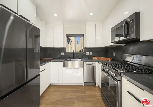 3rd image of 4139 Cahuenga Blvd #106, North Hollywood, CA 91602 | MLS# 26834531