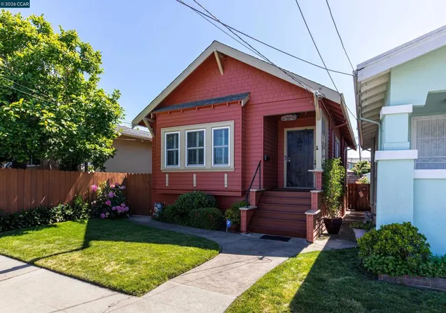 Photo 3 of Sale Pending at 3735 Nevil St, Oakland, CA 94601 | MLS# 41134883 | Listing updated on 2026-06-08
