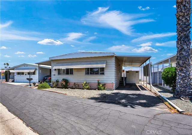 Photo 1 of Manufactured home for sale at 332 N Lyon Ave #68, Hemet, CA 92543 | MLS# SW26092081 | Listing updated on 2026-10-09