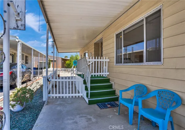 Photo 2 of Manufactured home for sale at 332 N Lyon Ave #68, Hemet, CA 92543 | MLS# SW26092081 | Listing updated on 2026-10-09