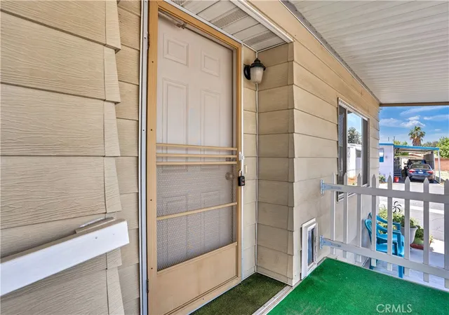 Photo 3 of Manufactured home for sale at 332 N Lyon Ave #68, Hemet, CA 92543 | MLS# SW26092081 | Listing updated on 2026-10-09