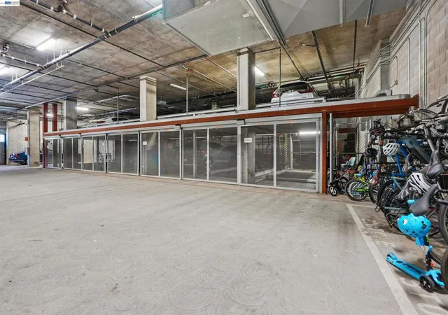 2nd image of 6465 San Pablo Ave, Oakland, CA 94608