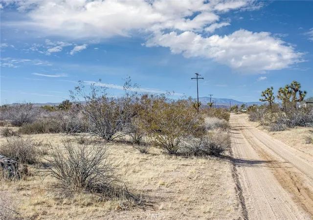Photo 3 of Land for sale at 59525 La Crescenta Dr, Yucca Valley, CA 92284 | MLS# JT26106184 | Listing updated on 2026-05-15
