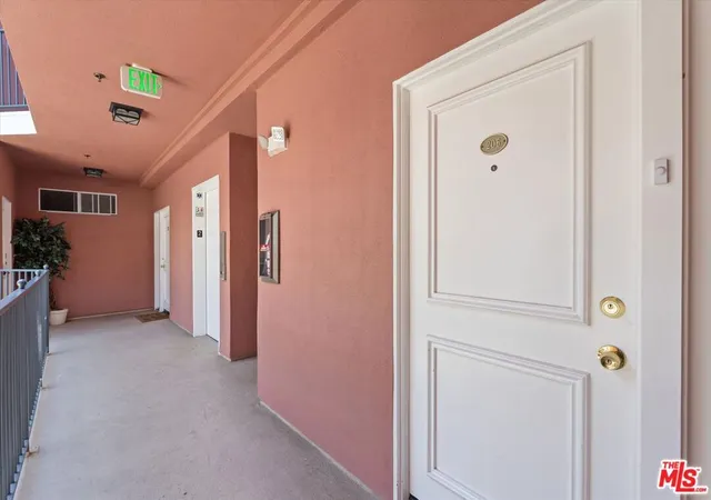 Homes for sale in Los Angeles, CA | 1522 S Saltair Ave, Los Angeles, CA 90025