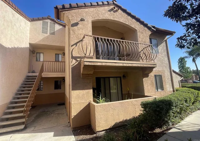Homes for sale in El Cajon, CA | 12190 Cuyamaca College Dr E, El Cajon, CA 92019