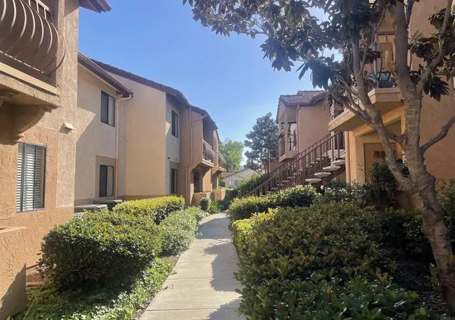 Homes for sale in El Cajon, CA | 12190 Cuyamaca College Dr E, El Cajon, CA 92019