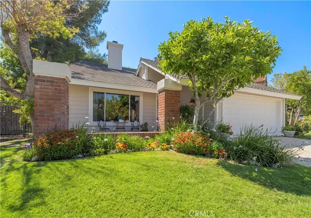 Photo 2 of Sale Pending at 25477 Via Alcira, Valencia, CA 91355 | MLS# SR26105446 | Listing updated on 2026-09-29