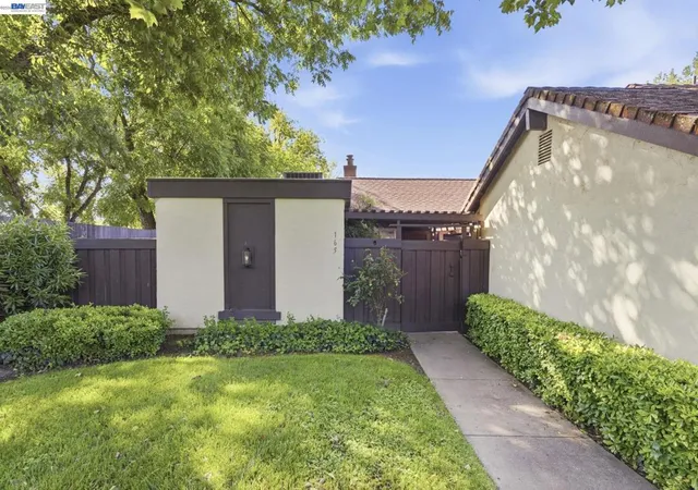 Homes for sale in Vacaville, CA | 165 Fairoaks Dr, Vacaville, CA 95688 | MLS# 41134949