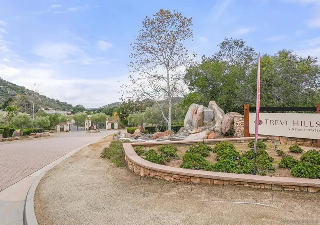 4th image of 10616 Via Tiglio, Lakeside, CA 92040 | MLS# 260011871SD