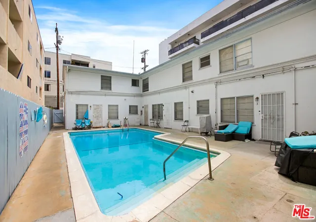 Homes for sale in Santa Monica, CA | 1127 5Th St, Santa Monica, CA 90403 | MLS# 26834663