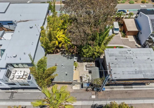 2nd image of 748 N Coast Hwy 101, Encinitas, CA 92024 | MLS# NDP2604735