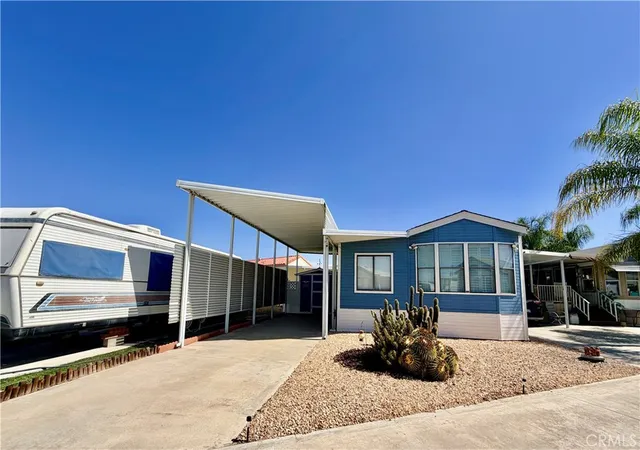 Photo 2 of Manufactured home for sale at 1295 S Cawston #521, Hemet, CA 92545 | MLS# SW26106388 | Listing updated on 2026-09-04