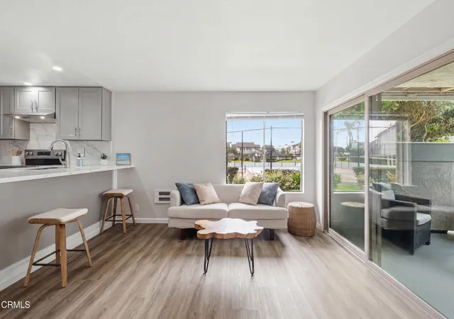 Listing Photo 5 - Condo for sale in building located at 3107 Harbor Blvd, Oxnard, CA 93035