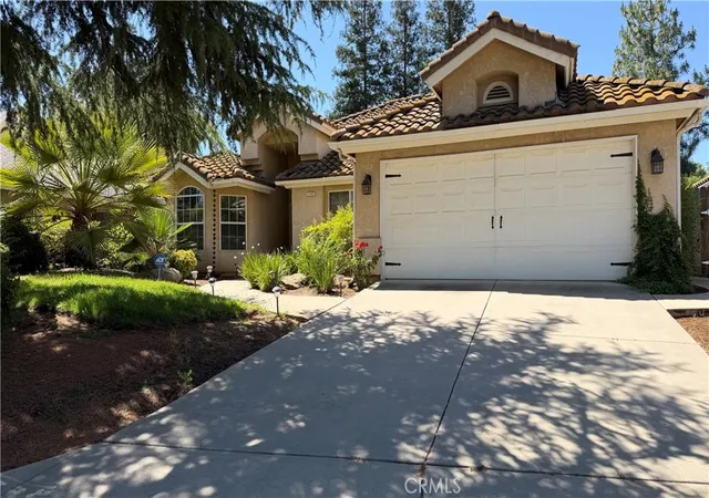 Photo 3 of Single family home for sale at 1145 E Woodhaven Ln, Fresno, CA 93720 | MLS# AR26106094 | Listing updated on 2026-05-30