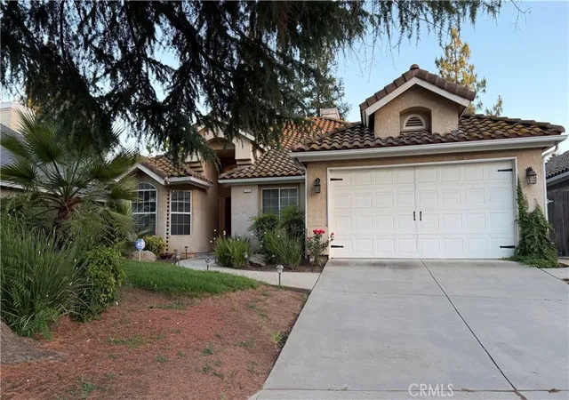 Photo 4 of Single family home for sale at 1145 E Woodhaven Ln, Fresno, CA 93720 | MLS# AR26106094 | Listing updated on 2026-05-30