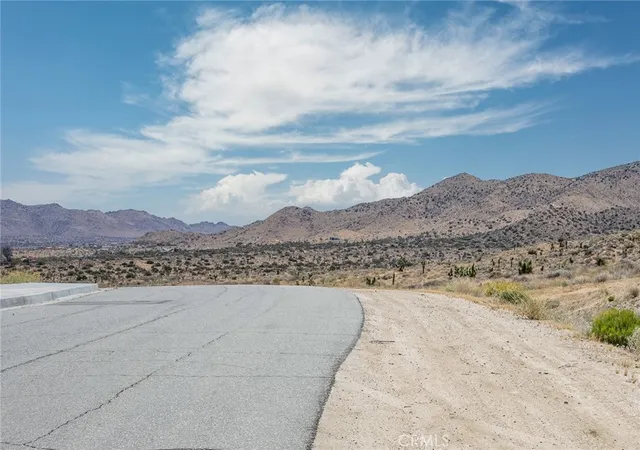 15th image of 8811 Sage, Yucca Valley, CA 92284 | MLS# JT26106595