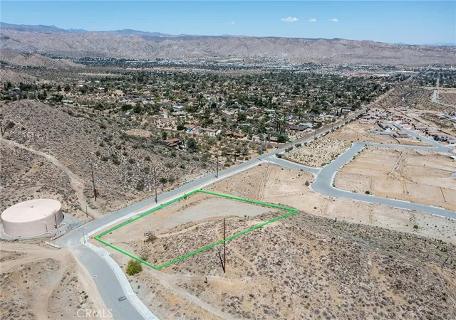 3rd image of 8811 Sage, Yucca Valley, CA 92284 | MLS# JT26106595