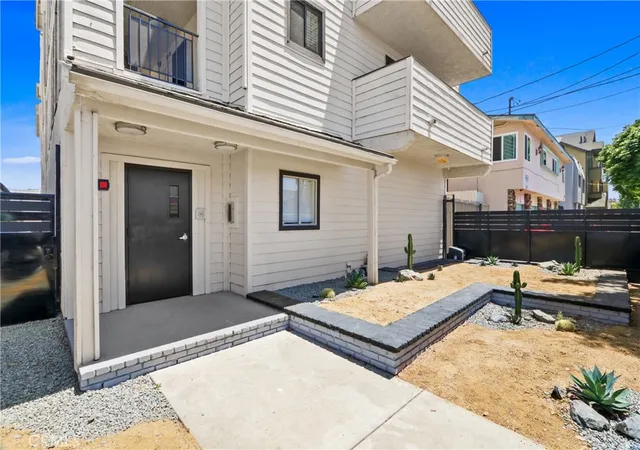 Homes for sale in Long Beach, CA | 646 Nebraska Ave #6, Long Beach, CA 90802 | MLS# PW26100037