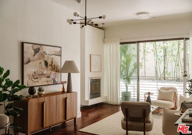 3rd image of 6735 Yucca St, Los Angeles, CA 90028