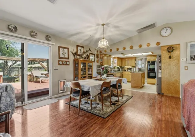 5th image of 38780 Dinosaur Point Rd, Hollister, CA 95023 | MLS# ML82047530