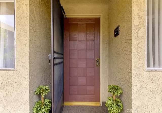 Photo 2 of Condo for sale at 125 W Mountain St #216, Glendale, CA 91202 | MLS# GD26102261 | Listing updated on 2026-10-08