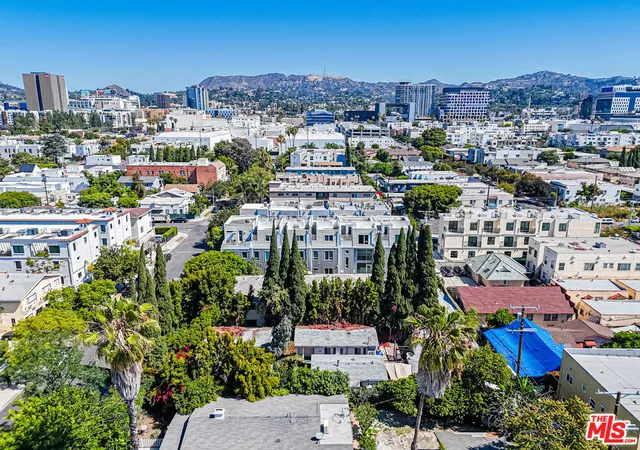 13th image of 1130 N Beachwood Dr, Los Angeles, CA 90038 | MLS# 26833741