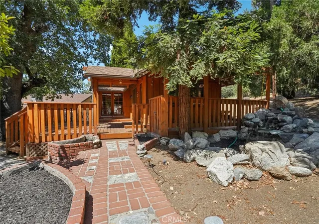 2nd image of 39370 Clearwater Dr, Yucaipa, CA 92399 | MLS# IG26106532
