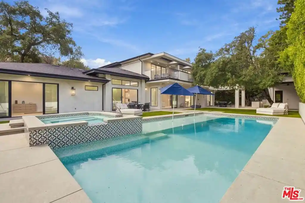 Single family home for sale at 17401 Rancho St, Encino, CA 91316 | MLS# 26834909