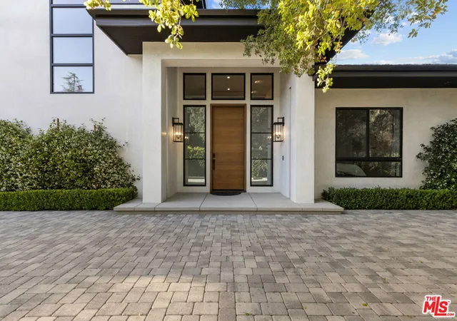 4th image of 17401 Rancho St, Encino, CA 91316 | MLS# 26834909