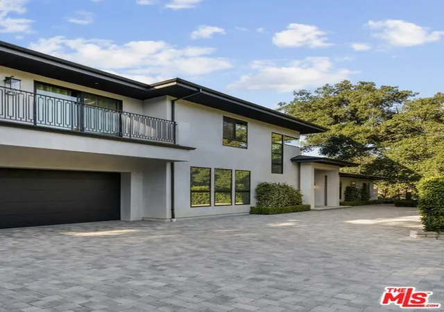 5th image of 17401 Rancho St, Encino, CA 91316 | MLS# 26834909