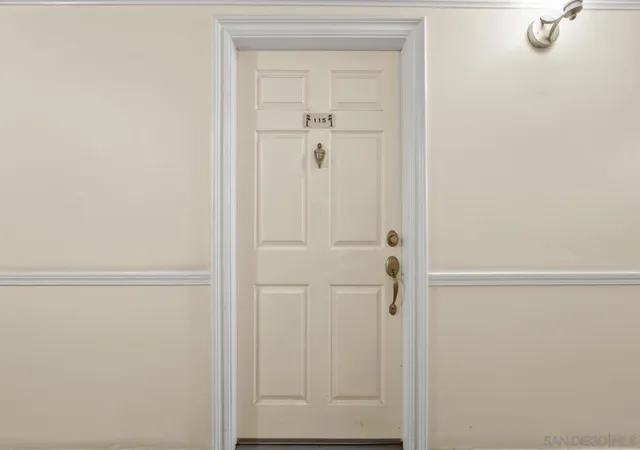 Listing Photo 3 - Condo for sale in building located at 4570 54Th, San Diego, CA 92115 - Unit #115
