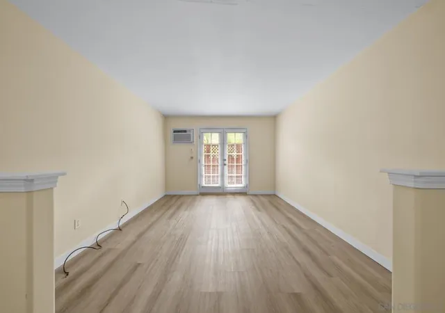 Listing Photo 4 - Condo for sale in building located at 4570 54Th, San Diego, CA 92115 - Unit #115