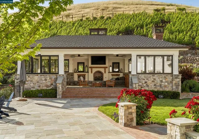 4th image of 298 Barrington Ln, Alamo, CA 94507 | MLS# 41135023