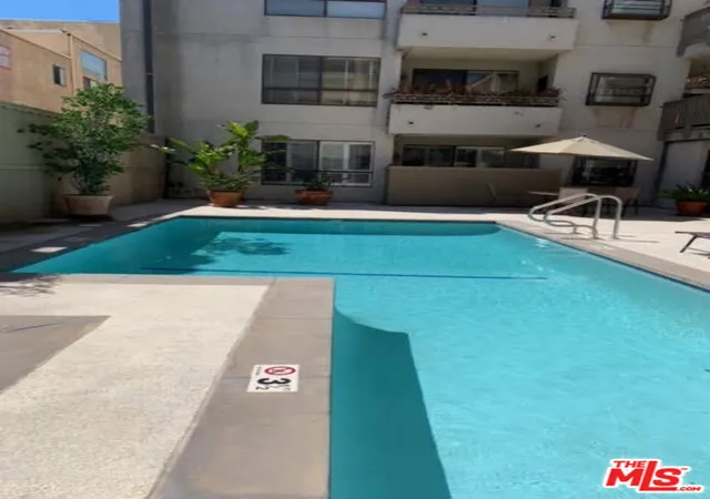 3rd image of 4707 Willis Ave #110, Sherman Oaks, CA 91403 | MLS# 26834953