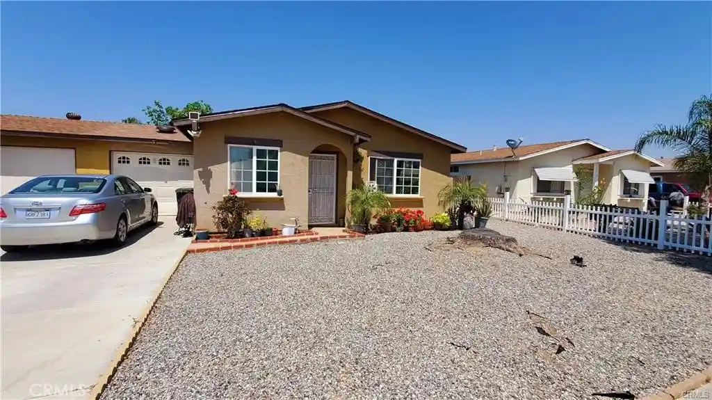 Photo 1 of Single family home for sale at 2130 Avenida Estrada, Hemet, CA 92545 | MLS# SR26106779 | Listing updated on 2026-10-09