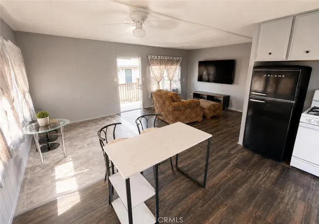 3rd image of 22325 Us Hwy 18 #33, Apple Valley, CA 92308 | MLS# HD26106660